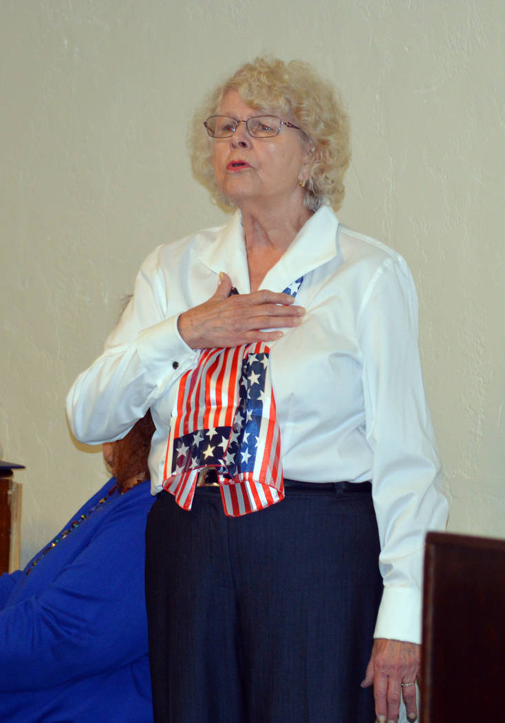 Celia Shortt Goodyear/Boulder City Review
Norma Barth leads the audience in the national anthem at the Veterans Day ceremony Saturday, put on by American Legion, Post 31.
