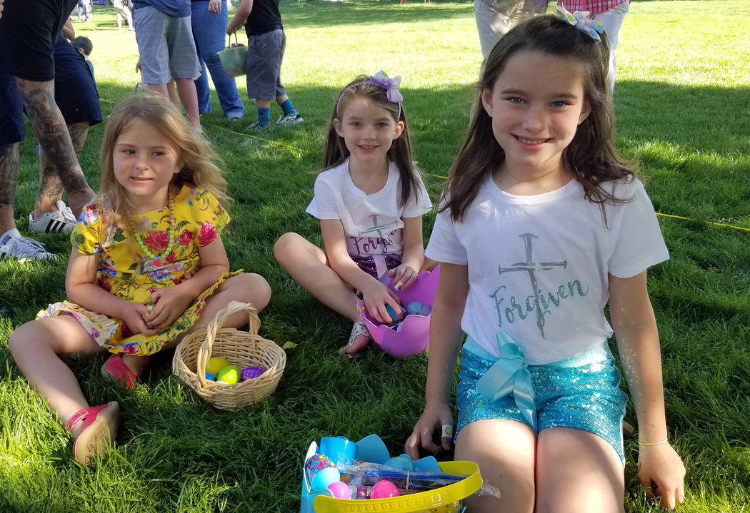 (Celia Shortt Goodyear/Boulder City Review) Evie Pinksaw, left, and her friends, from left, Kay ...