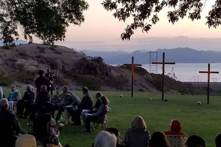 (Val Olsen/Boulder City Review) About 200 people attended the annual sunrise service Sunday, Ap ...