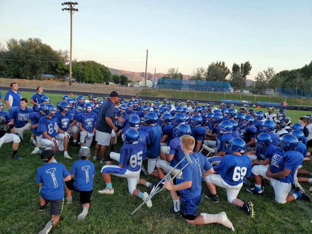 (Alex Moore) Boulder City head coach Chris Morelli addresses players from both Boulder City Hig ...