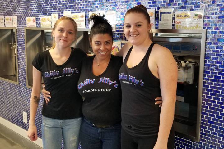 (Celia Shortt Goodyear/Boulder City Review) Jill Bunch, center, owner of Chilly Jilly'z restaur ...