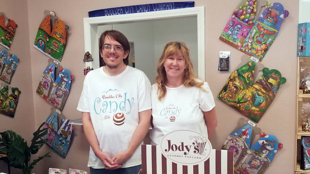 (Celia Shortt Goodyear/Boulder City Review) Boulder City Candy Co. owner Lisa Savy and employee ...