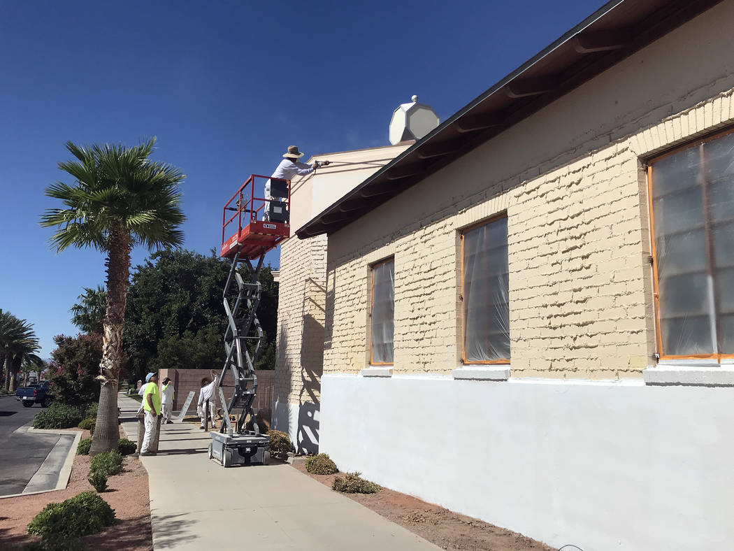 (Hali Bernstein Saylor/Boulder City Review) Workers with Fix Painting give the old Los Angeles ...