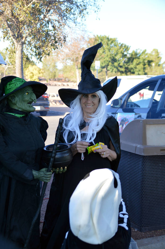 Celia Shortt Goodyear/Boulder City Review Boulder City Councilwoman Claudia Bridges gives out c ...