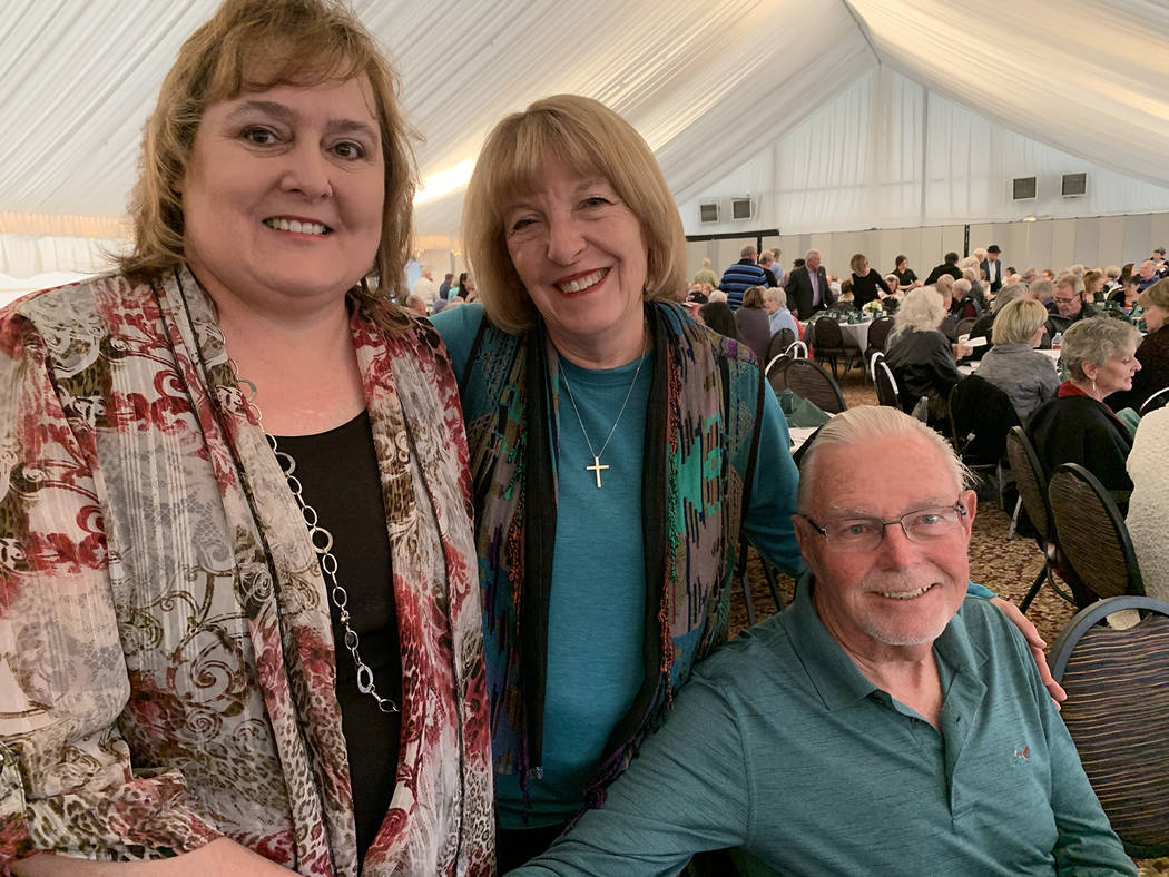 (Hali Bernstein Saylor/Boulder City Review) Tina Mullis, left, chairman of the Boulder Dam Cred ...