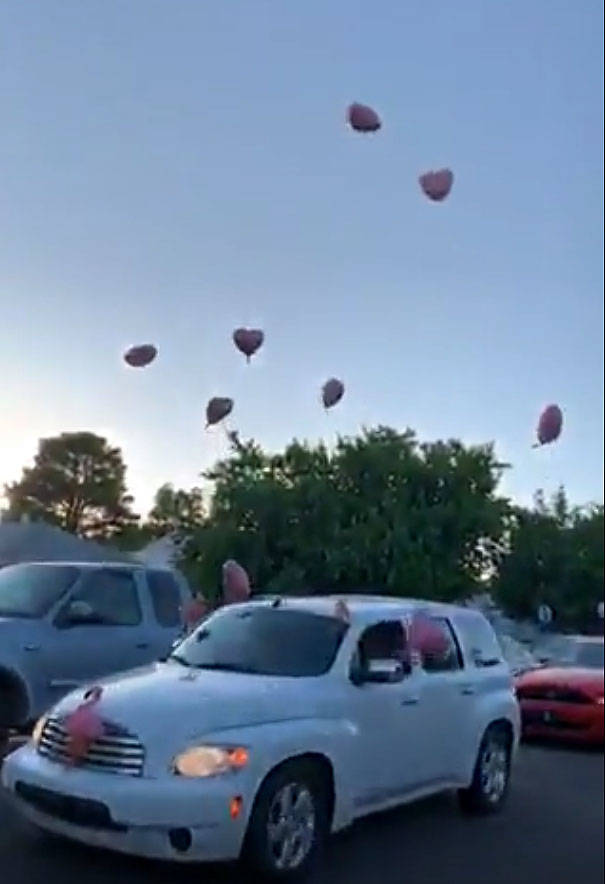 (Hali Bernstein Saylor/Boulder City Review) Heart-shaped pink balloons were released as part of ...