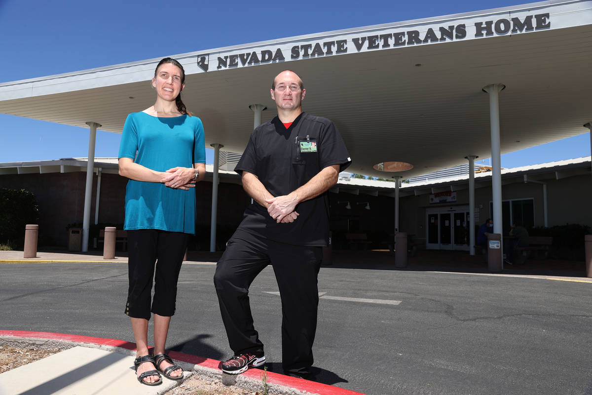 Erik Verduzco/Las Vegas Review-Journal Nancy Bearden and Dan Stepanian, volunteer medical staff ...