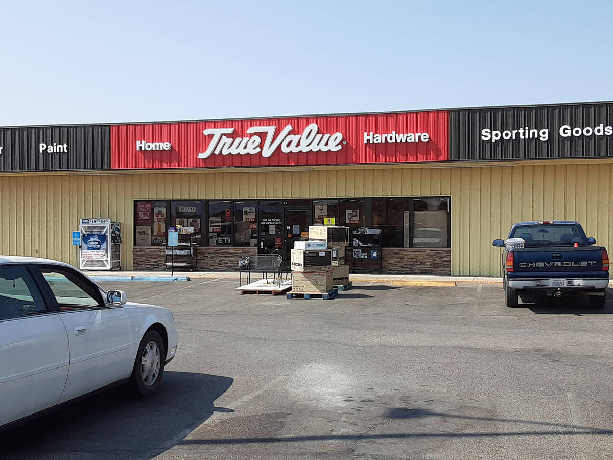 (Val Olsen/Boulder City Review) Business at Home Hardware & Variety, a True Value store, pi ...