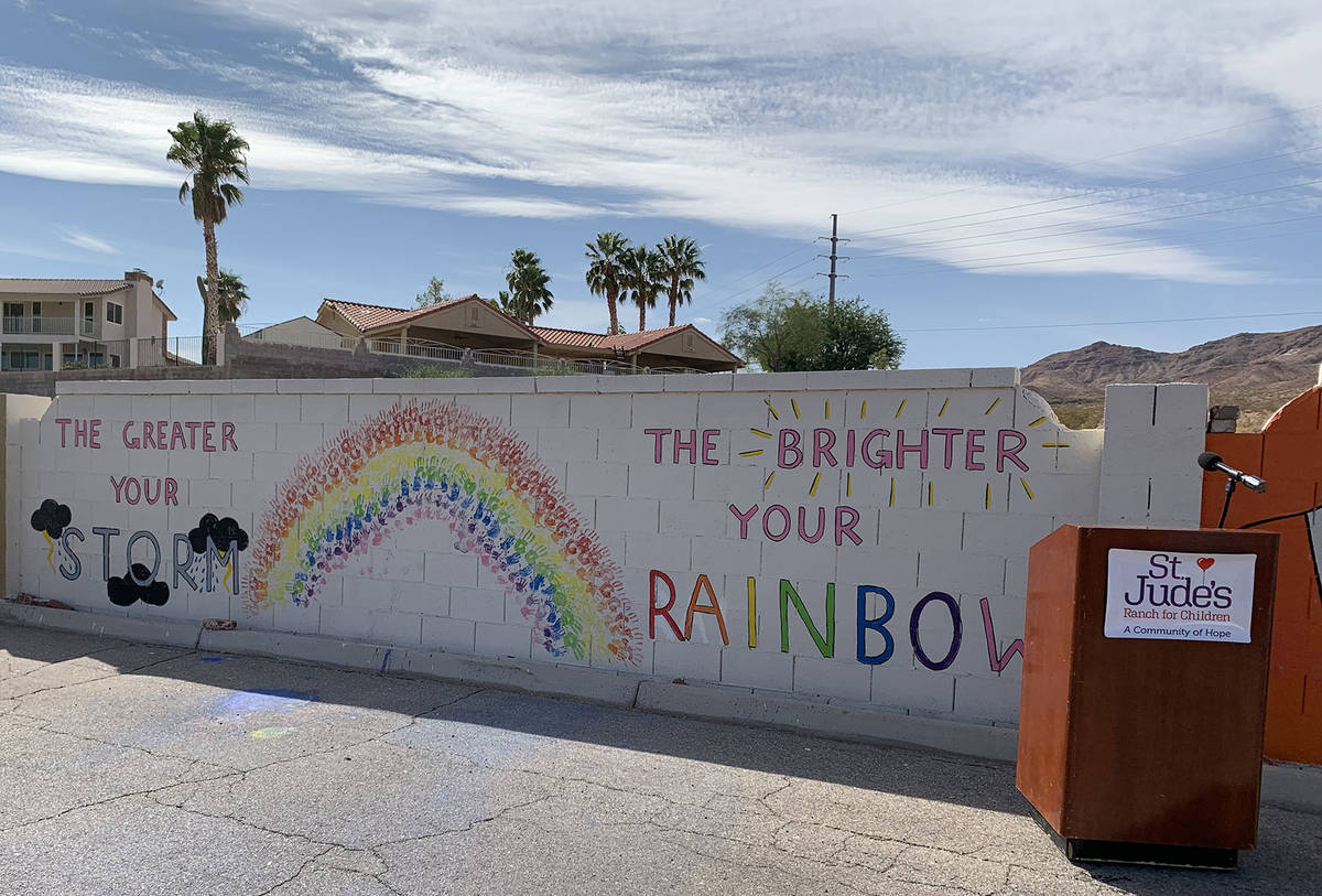 (Hali Bernstein Saylor/Boulder City Review) This mural, featuring handprints of young children ...