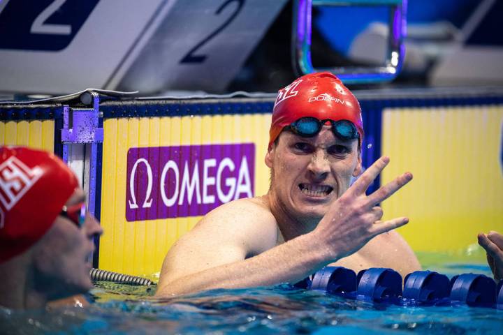 (Mike Lewis/International Swimming League) Zane Grothe celebrates his win in the 400-meter free ...