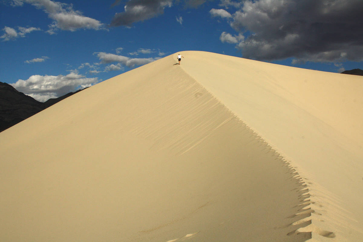 Death Valley’s Eureka Dunes perfect for adventurers | Boulder City Review