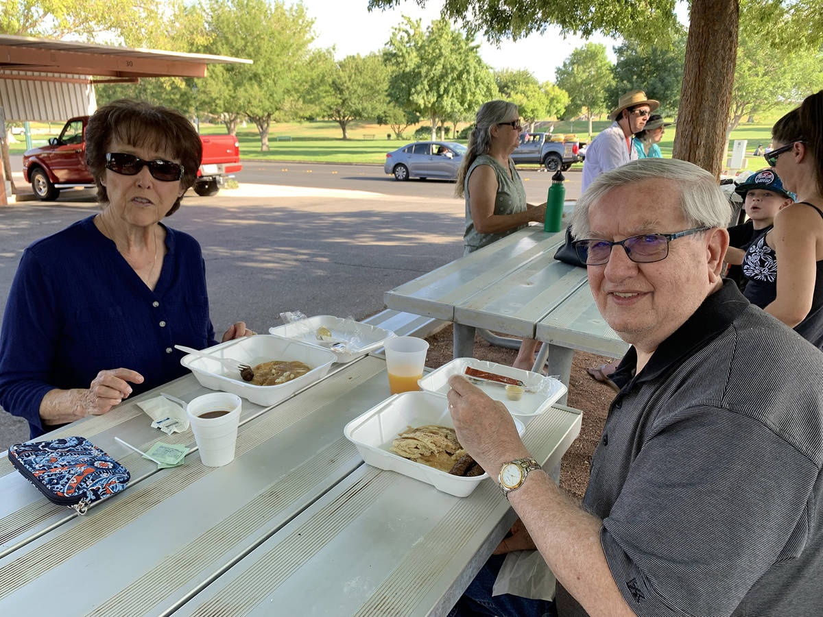(Hali Bernstein Saylor/Boulder City Review) Jennie and Don Avon of Boulder City enjoy the panca ...