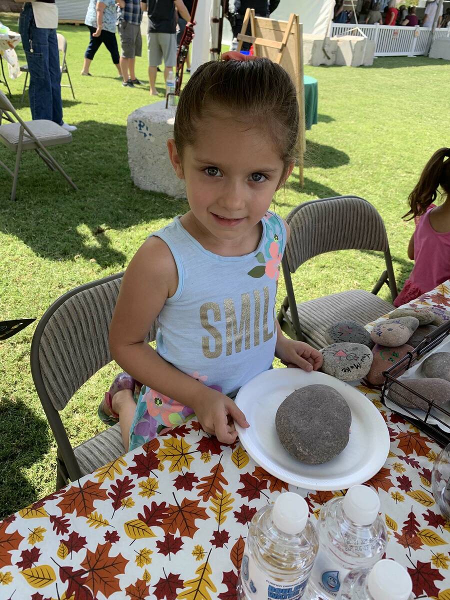 (Hali Bernstein Saylor/Boulder City Review) McKenzie Simmons, 4, of Boulder City prepares to pa ...