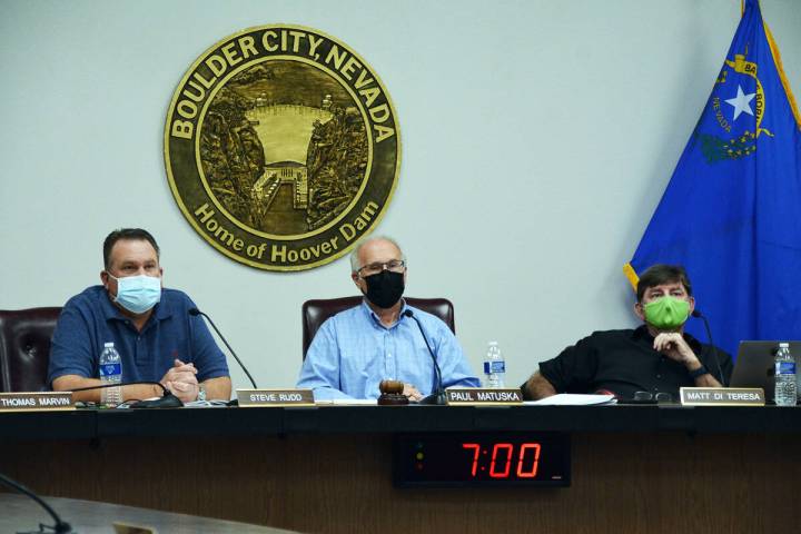 Celia Shortt Goodyear/Boulder City Review Planning commissioners, from left, Steve Rudd, Paul M ...