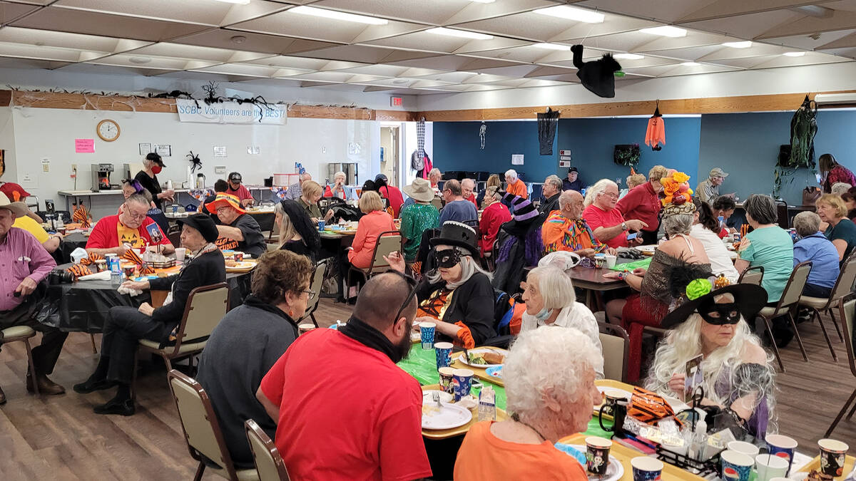 Celia Shortt Goodyear/Boulder City Review Guests enjoy lunch and ice cream at the Senior Center ...