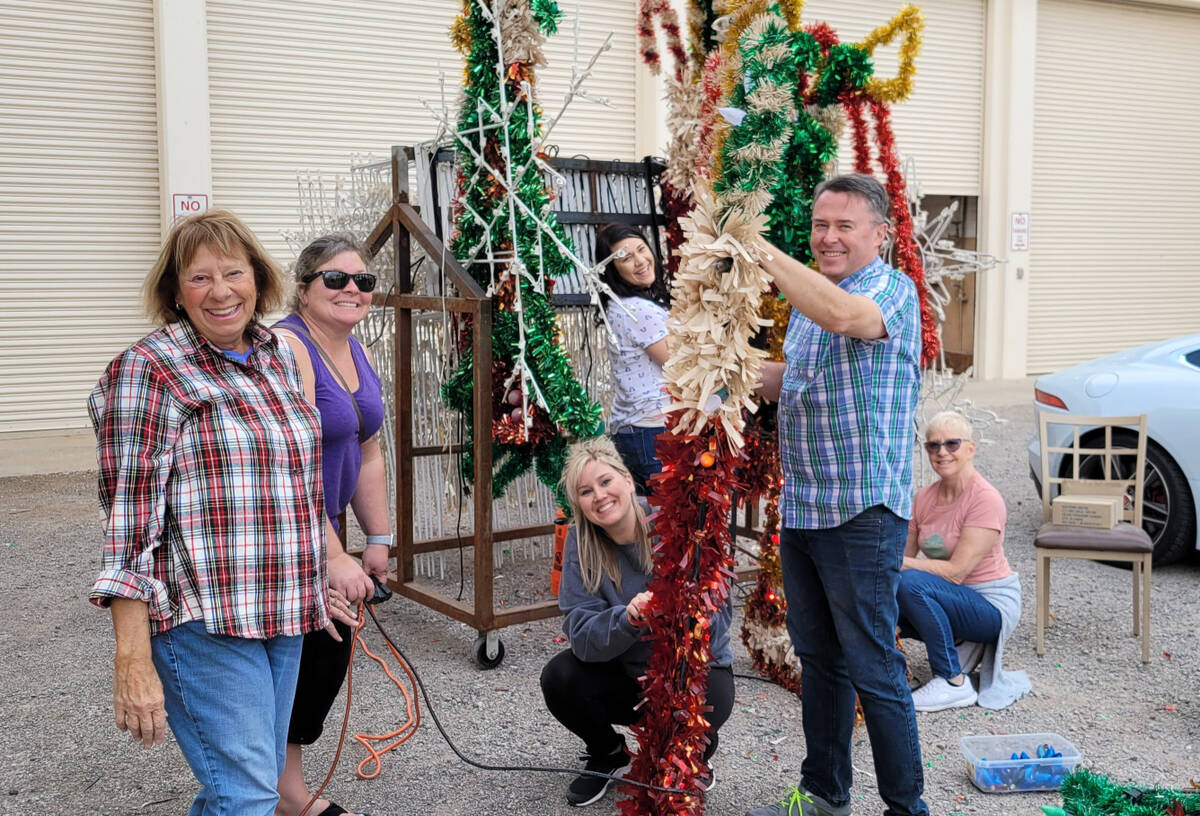 (Boulder City Chamber of Commerce) Boulder City Chamber of Commerce directors and volunteers, f ...