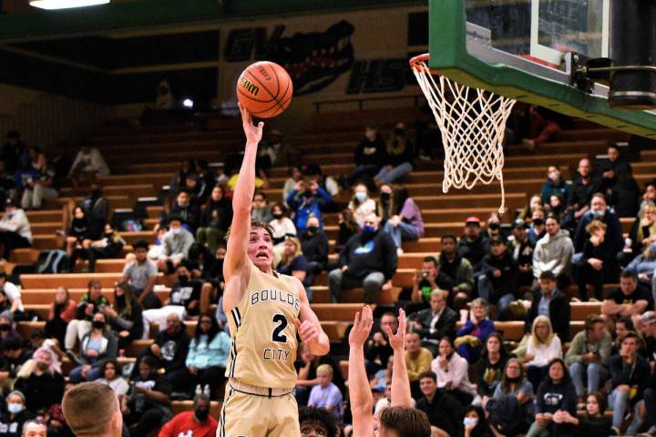 (Robert Vendettoli/Boulder City Review) Driving to the basket, Boulder City High School senior ...