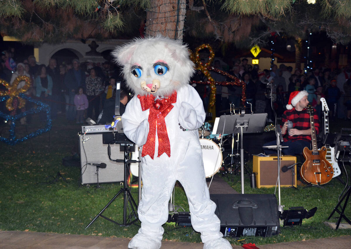 Celia Shortt Goodyear/Boulder City Review Jingle Cat dances to some Christmas music before the ...