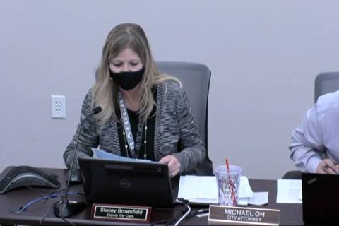 (Boulder City) Boulder City Deputy City Clerk Stacey Brownfield reads written public comments d ...