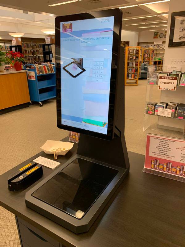 (Hali Bernstein Saylor/Boulder City Review) A self-checkout station has been installed at Bould ...