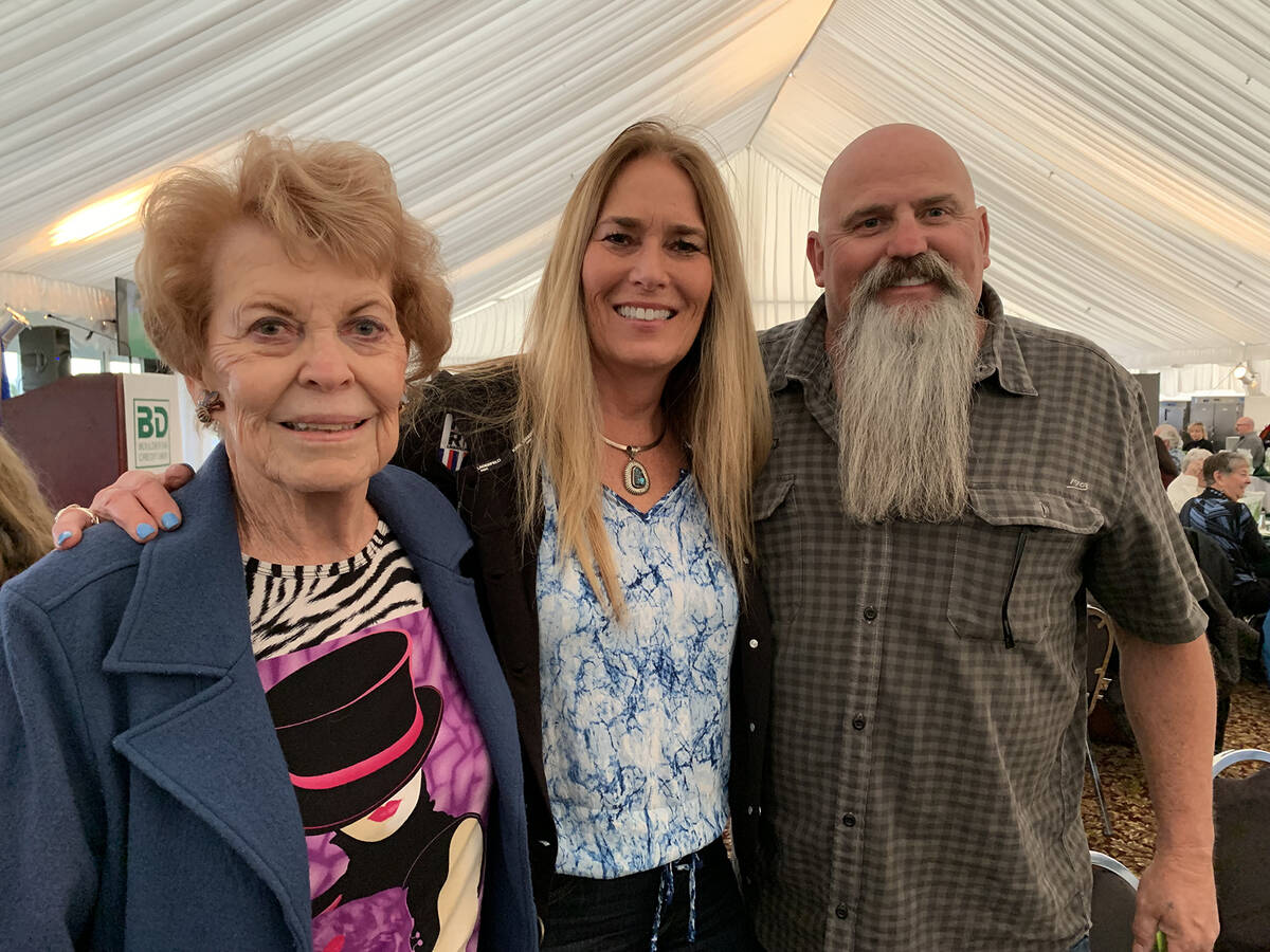 (Hali Bernstein Saylor/Boulder City Review) Darlene Medina, from left, Monee Hays and Troy Harv ...
