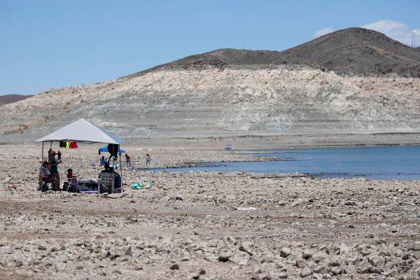 (Erik Verduzco / Las Vegas Review-Journal) The bathtub ring and the shoreline at Lake Mead are ...