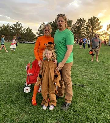 (Anisa Buttar/ Boulder City Review) The Manninen family shows off their Halloween costumes at V ...