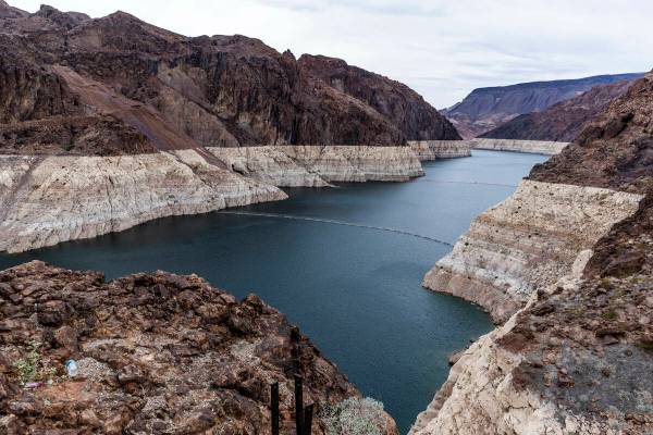(L.E. Baskow/Las Vegas Review-Journal) The bathtub ring on Lake Mead is well defined above Hoov ...