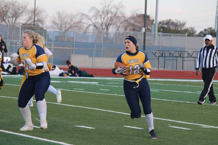 (Courtney Williams/Boulder City Review) Boulder City High School senior Ella Morris runs toward ...