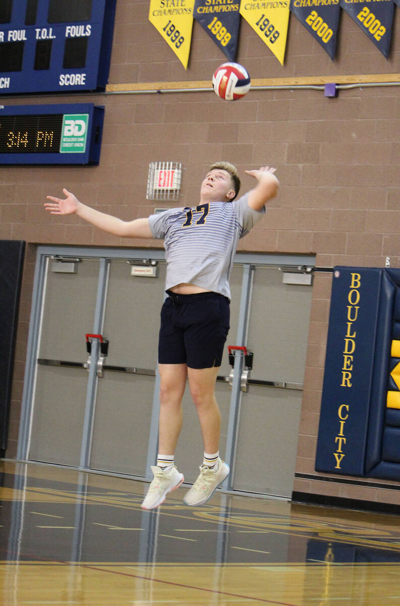 Courtney Williams/Boulder City Review Boulder City's Jared Lamoreaux serves the ball to the opp ...