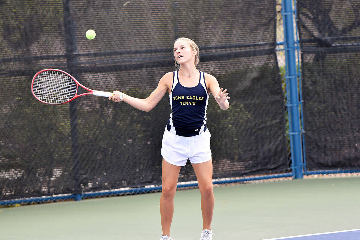 Robert Vendettoli/Boulder City Review Junior Chayce Larson returns the ball during her doubles ...