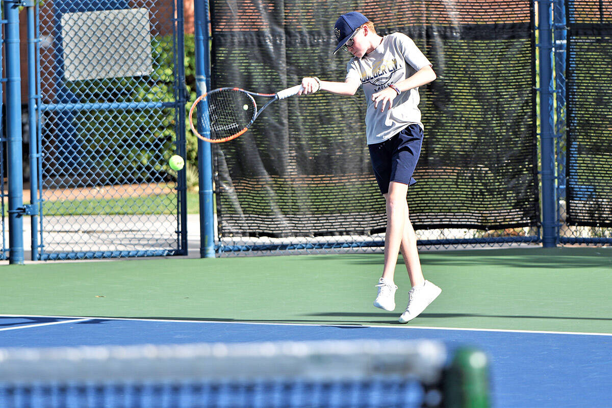 Robert Vendettoli/Boulder City Review Looking for points, sophomore Logan Borg advances the bal ...