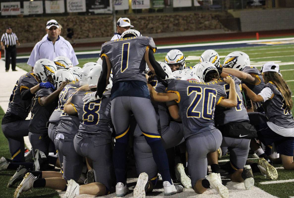 Ron Eland/Boulder City Review The Boulder City High Eagles huddle together prior to the start o ...