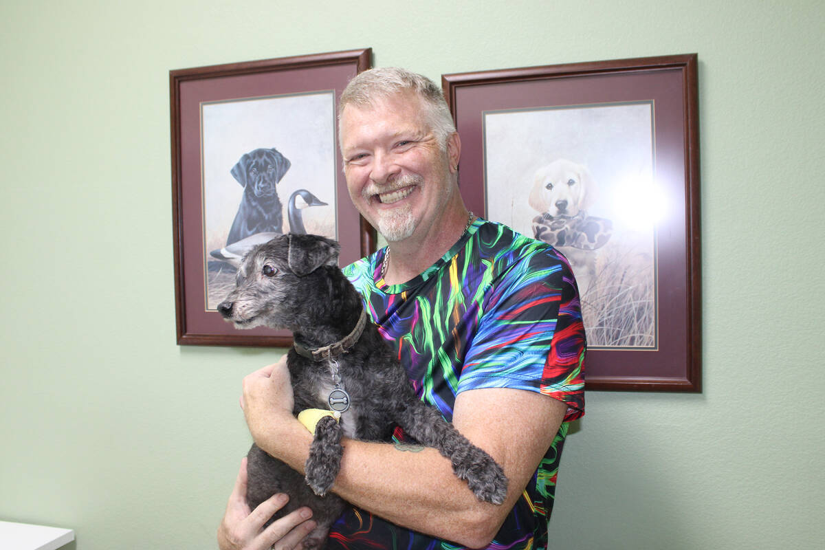 Ron Eland/Boulder City Review Dr. William Flannery, owner of the Greatful Pet Animal Clinic, po ...