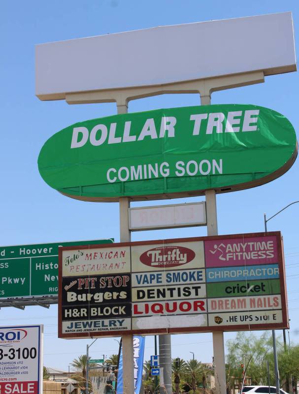 Ron Eland/Boulder City Review Atop the plaza sign on Nevada Highway is a recently-placed sign s ...