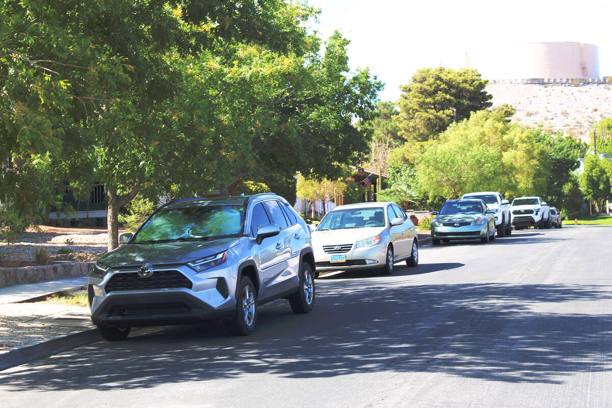 Ron Eland/Boulder City Review Street parking by residents and those who work in the downtown ar ...