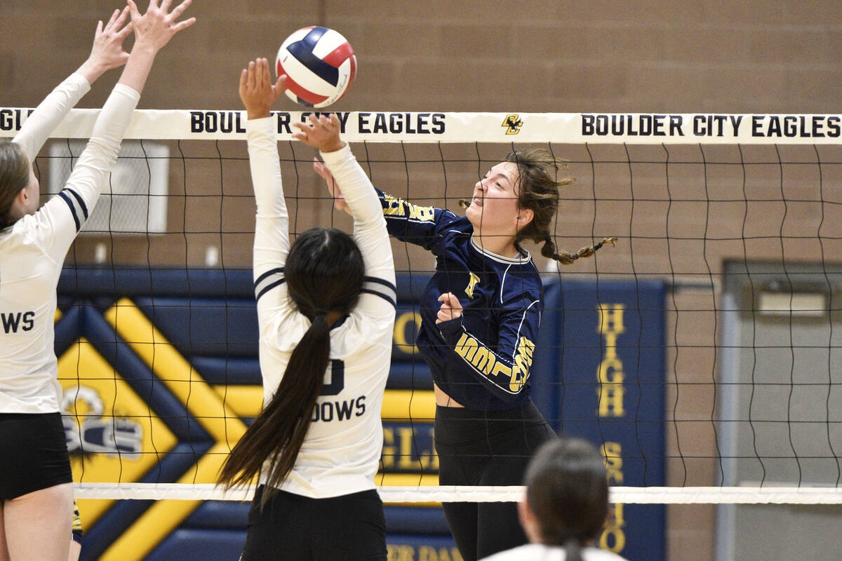 Robert Vendettoli/Boulder City Review Senior Sophia Kelso throws down a spike against The Meado ...