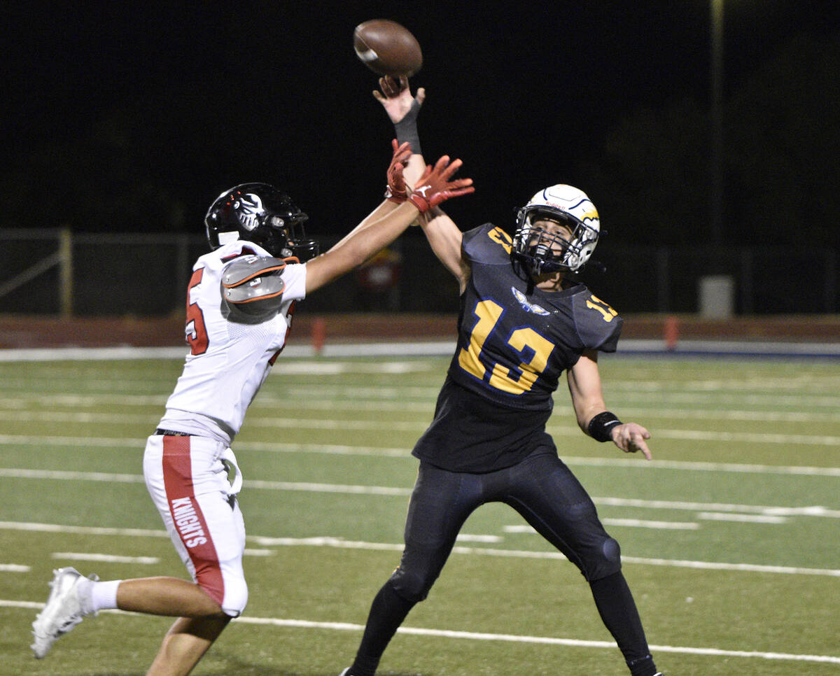 Robert Vendettoli/Boulder City Review Junior quarterback Cameron Matthews launches the ball dow ...