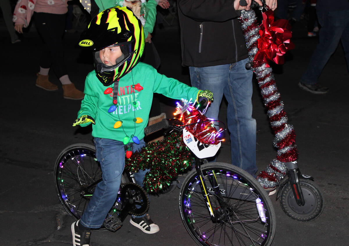 Ron Eland/Boulder City Review The annual Santa’s Electric Light Parade through downtown Bould ...