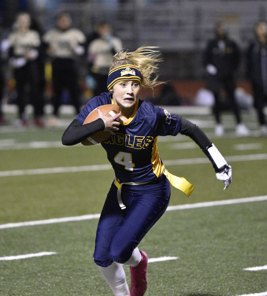 Robert Vendettoli/Boulder City Review file photo Senior quarterback Makayla Nelson rushes up fi ...