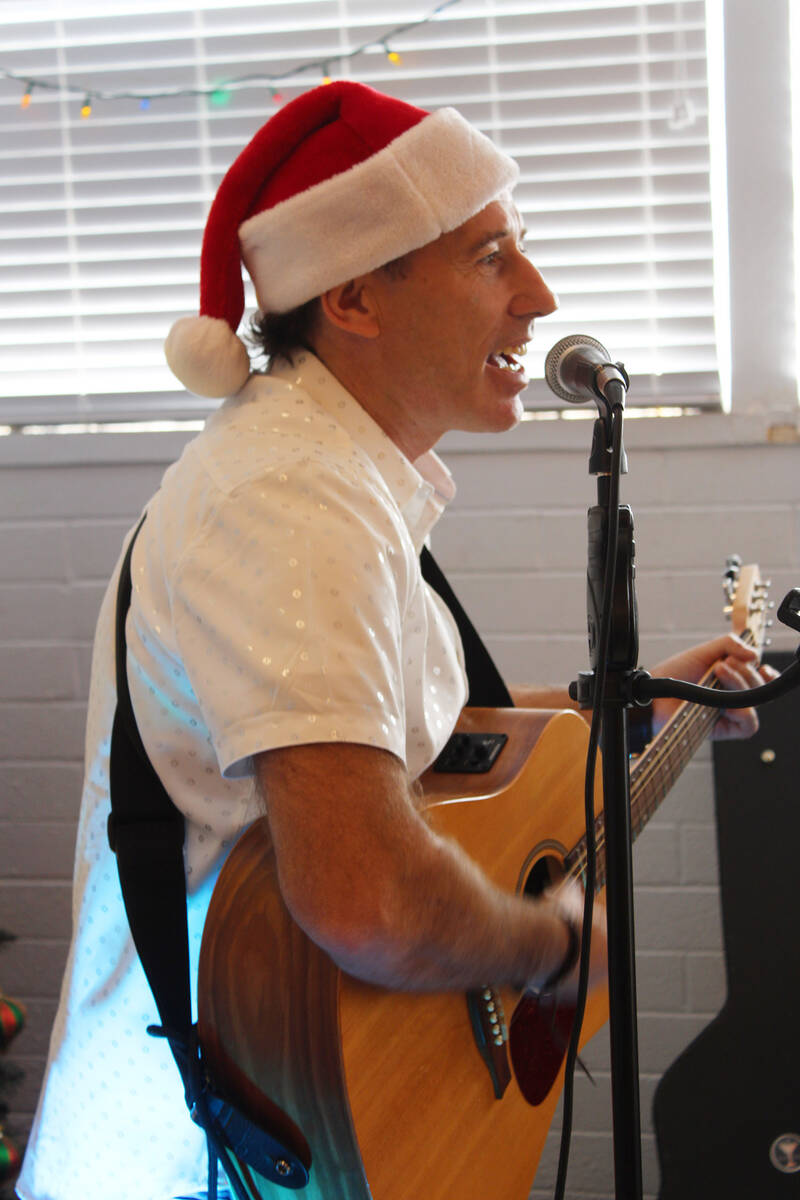 Local musician Patrick Mahoney was on hand at the dinner to again sing holiday favorites.