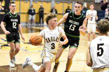 Robert Vendettoli/Boulder City Review Sean Pendleton drives the ball to the hole against Virgin ...