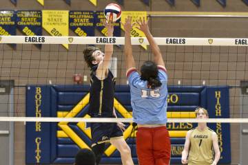 Robert Vendettoli/Boulder City Review Preston Van Beveren floats the ball past a Western defend ...