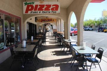 Ron Eland/Boulder City Review Outdoor dining has become very popular in the historic downtown d ...