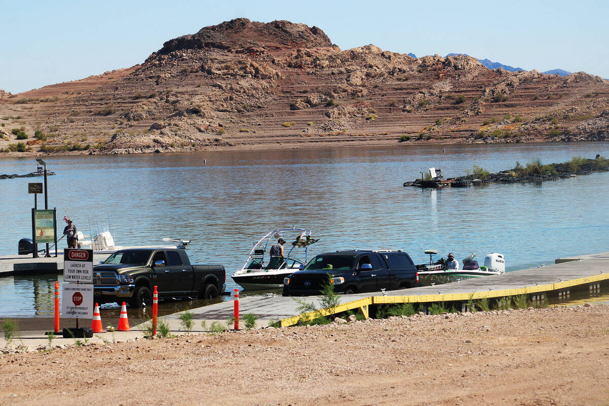Ron Eland/Boulder City Review A pair of boaters launch this past Friday morning at Hemenway Har ...