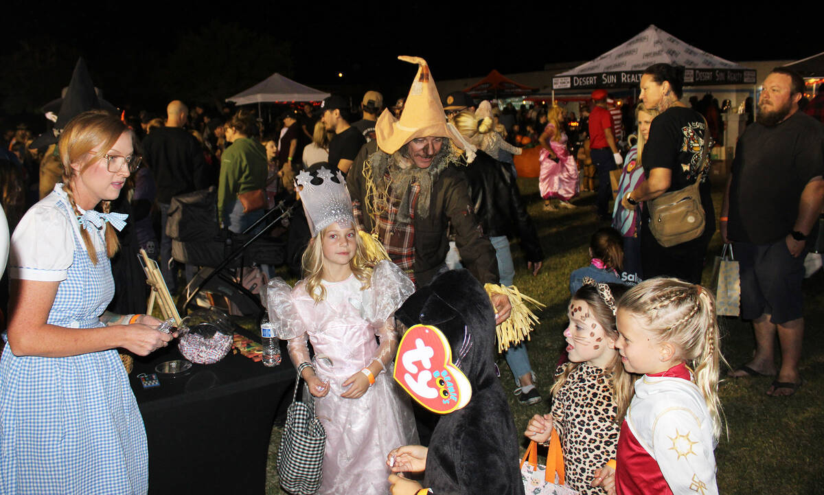 Ron Eland/Boulder City Review Students and parents were encouraged to dress up for the annual S ...