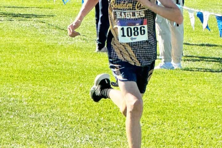 Robert Vendettoli/Boulder City Review Cameron Riley crosses the finish line at Veterans Memori ...