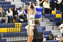 Robert Vendettoli/Boulder City Review Connecting from downtown, Eagles guard Tyler Bradshaw nai ...