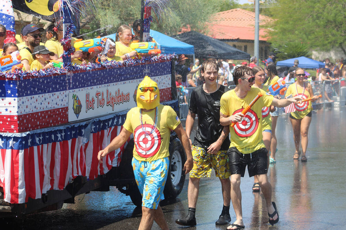 Ron Eland/Boulder City Review file The water zone of the annual Damboree parade is always a cro ...