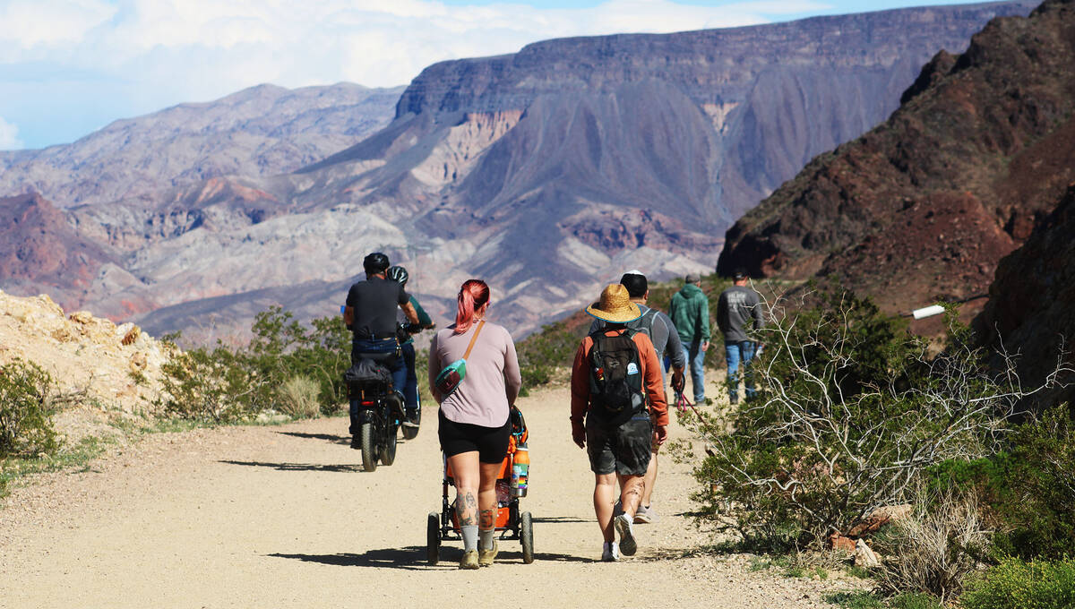 Ron Eland/Boulder City Review Hikers and bikers took advantage of the nice weather Friday along ...